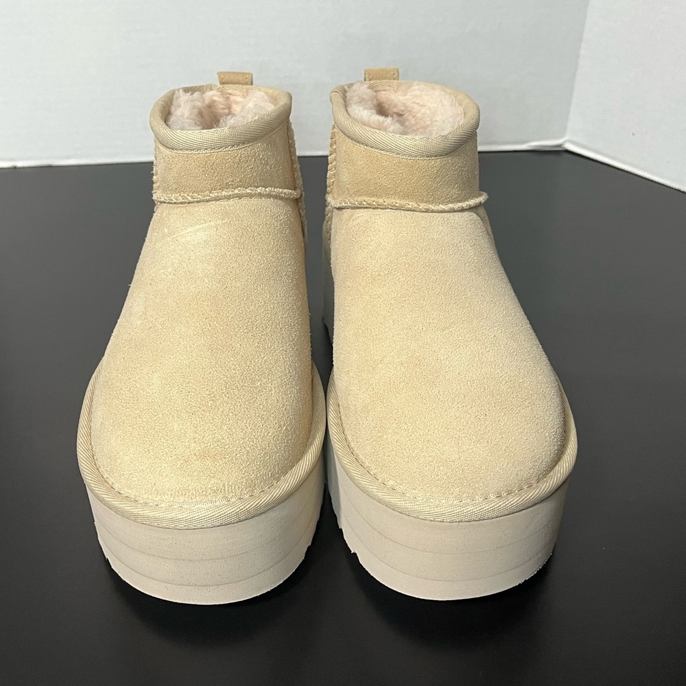 Women’s UGG classic ultra mini platform boot - Picture 2 of 6
